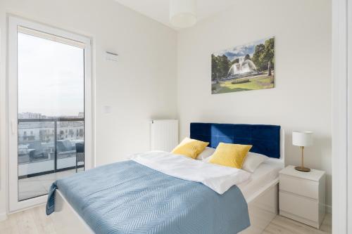 Wola Chic Blue Apartment by BookingHost, Varsovia