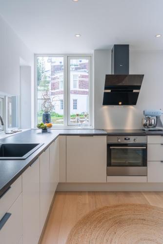 Kitchen, Modern Villas in Plush town in Tromsø
