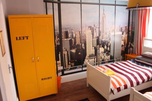 1 double bed, 3 twin beds
