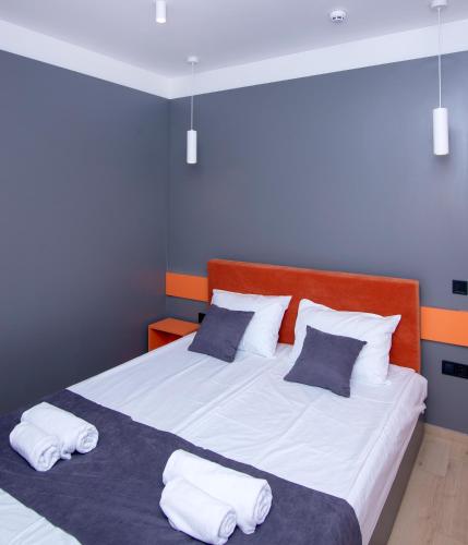 1 queen bed
