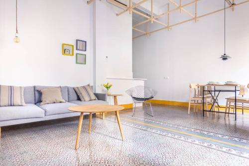  Pop Art , Sunny Apartment near Santa Cruz in Sevilla