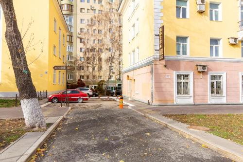 Equator Hotel - image 10