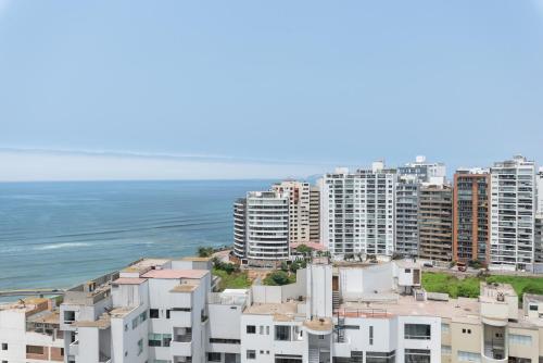 Ocean View Penthouse w Jacuzzi/BBQ/Game Room/Gym
