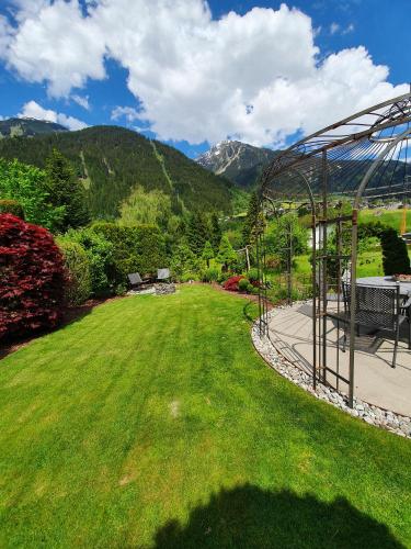 สวน, Haus Idili in กัลเกนุล