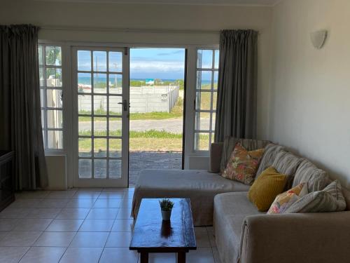 26 Settler Sands Beachfront Accommodation Sea View