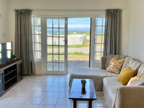 26 Settler Sands Beachfront Accommodation Sea View