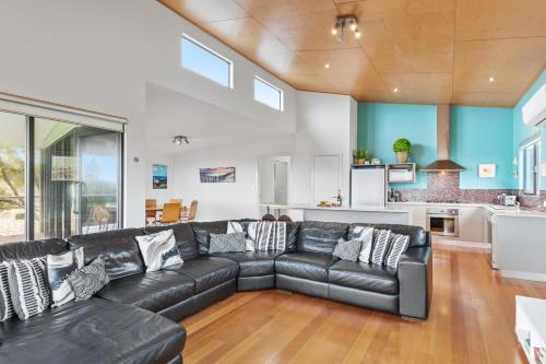 Beachside at Margaret River - Spacious Family Beach House in Exclusive Prevelly Location