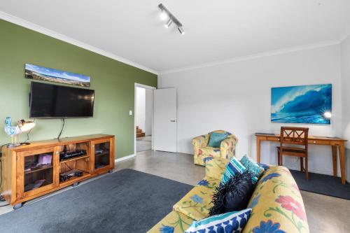 Beachside at Margaret River - Spacious Family Beach House in Exclusive Prevelly Location