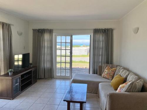 26 Settler Sands Beachfront Accommodation Sea View