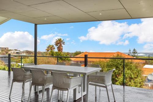 Beachside at Margaret River - Spacious Family Beach House in Exclusive Prevelly Location