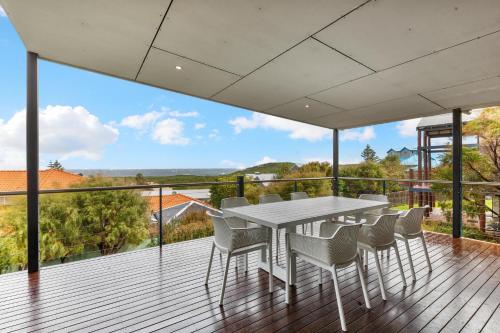 Beachside at Margaret River - Spacious Family Beach House in Exclusive Prevelly Location