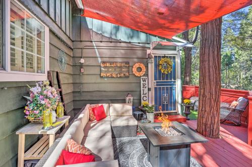 Boho Crestline Cabin, 1 Mile to Lake Gregory! in Crestline, USA