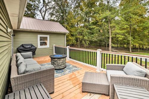 Benton House with Grill, Private Dock and Lake Access! - Benton