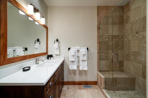 Five-Bedroom House image 10
