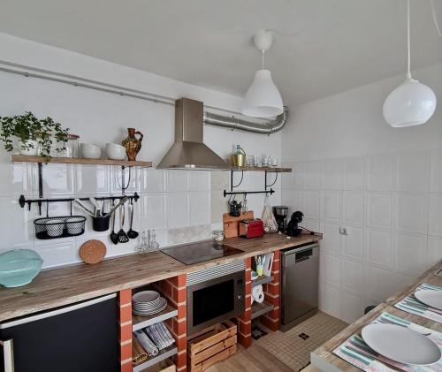 Algarve house, sun, terrace, views and barbecue in Silves City Center