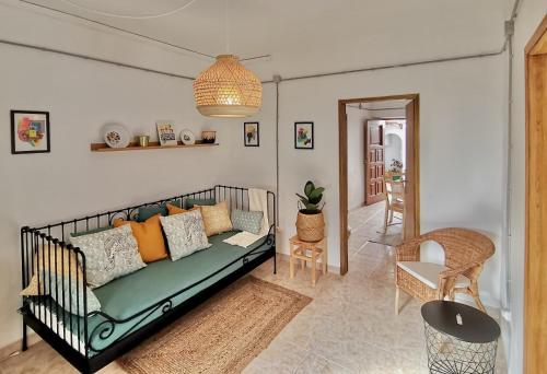 Algarve house, sun, terrace, views and barbecue in Silves City Center