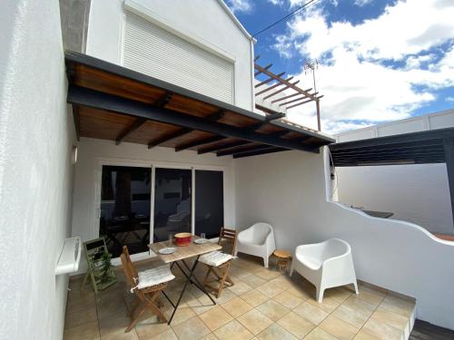 Tagoror 2 - Great location beach apartment - Tap to explore photos