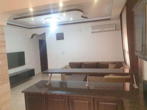 شقة مفروشة فرش فاخر ٣ غرف نوم في طبربور عمان, Amman (photo 7)