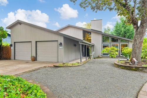 Beaverton Highlands Retreat