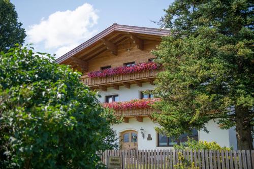 Ranstl Ferienwohnungen, Pension in Flachau