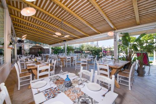 Isida Agia Marina Hotel - image 9