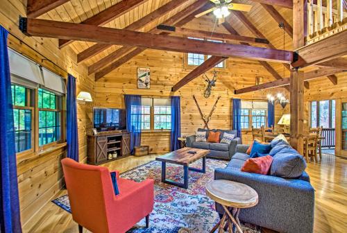 Massanutten Resort Log Cabin with Mountain Views! in McGaheysville, USA