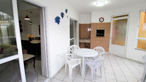 1047 - Apartamento de Tres Quartos em Condominio Fechado na Praia de Bombinhas