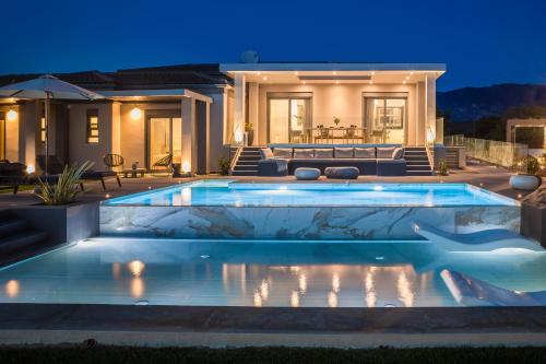 Superior Luxury Villa with Private Pool!