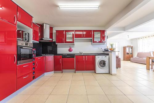 Kitchen, Chez Gerty Et Jocelyn in Le Moule