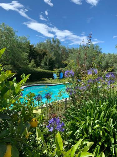 View, Quail Farm, Colonial charm in Brightwater