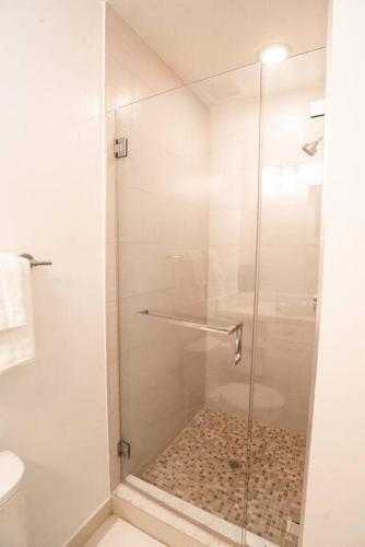 Across the Ocean few steps to beach contemporary three Bedroom townhouse in Pompano Beach, USA