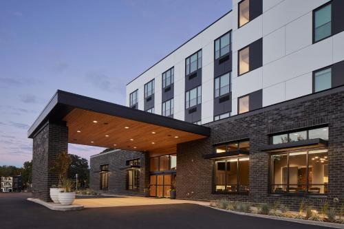 Hayward Inn - image 2