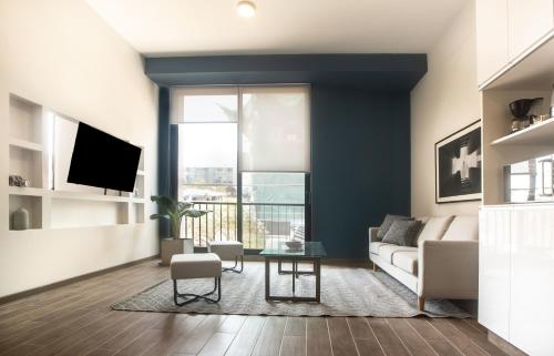 Lily-White 2BR in Miraflores