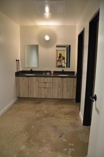 Los Angeles East 4th St Apartments 30 Day Stays - image 14