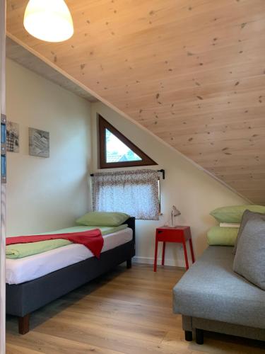 2 bedrooms, 4 beds