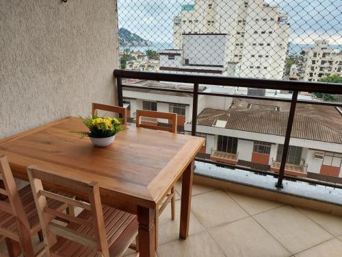 Balcony/terrace, Lindo Apartamento no Guaruja - Enseada near Nutre Mare Pizza Bar