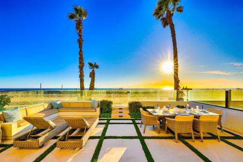Luxury Beach Front Escape in Newport Beach, USA