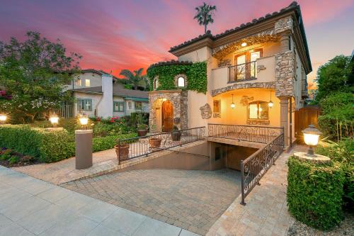 Tuscan Village Villa in San Diego, USA
