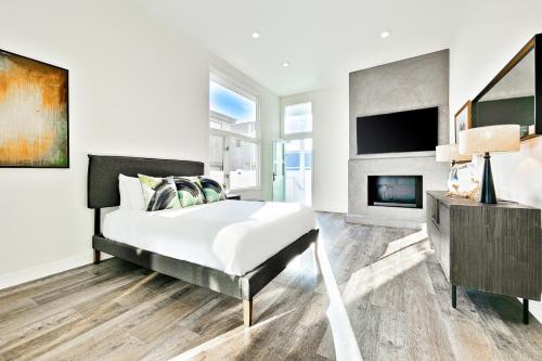 New Newport Beach Stunner