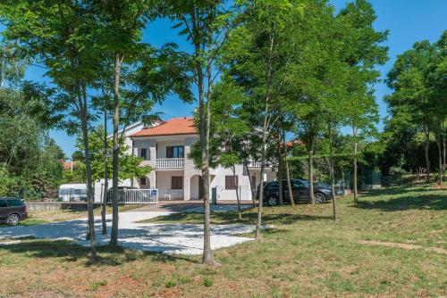  Apartments Vienna in 52475 Zambratija