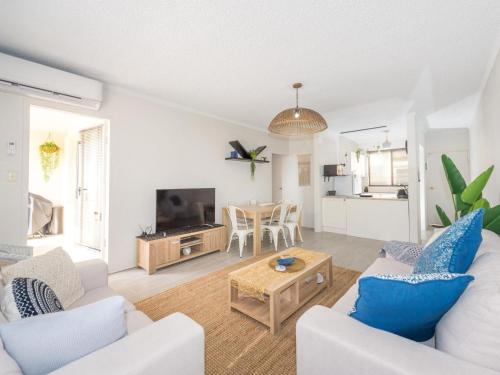 Bay Village Unit 2 47 Shoal Bay Road