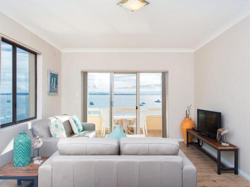 Bay Village Unit 6 47 Shoal Bay Road