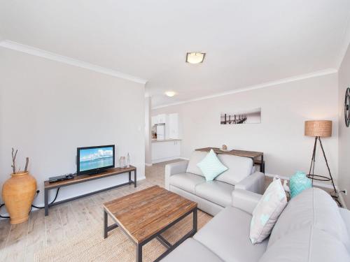 Bay Village Unit 6 47 Shoal Bay Road