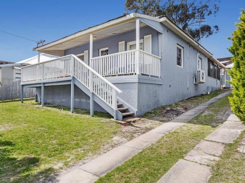 Oscars Pet Friendly Beach House, 14 Tomaree Road