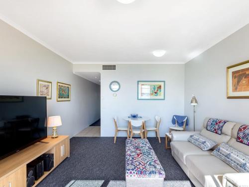 Whitesands, Unit 113/41-45 Shoal Bay Road