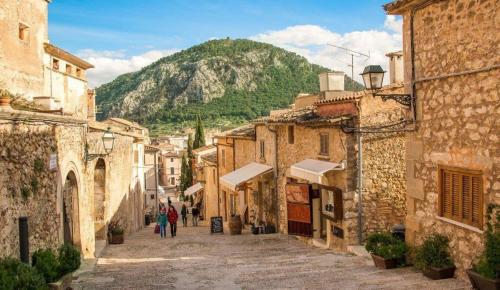 Pollenca - 3516-47 Mallorca - Tap to explore photos