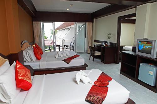 2 double beds
