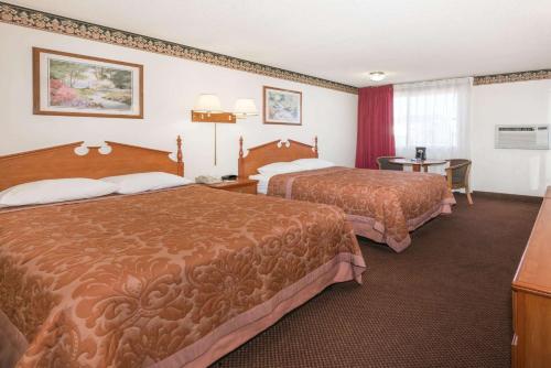 Super 8 by Wyndham Laramie Super 8 by Wyndham Laramie