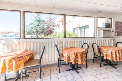 Super 8 by Wyndham Laramie Super 8 by Wyndham Laramie