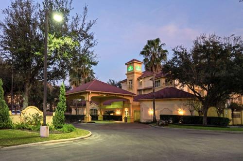 La Quinta by Wyndham Houston West Park 10